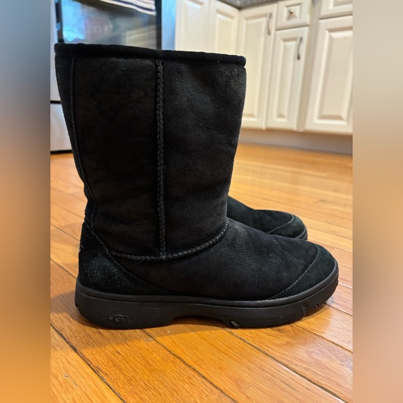 UGG Women's Ultimate Short Boots Black Size 10 - Picture 2 of 11